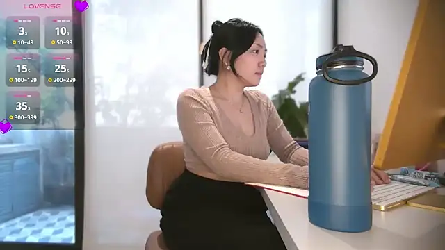 Snapshot of yuzhara chatting on 09.10.25 yuzhara online show from 09.10.25