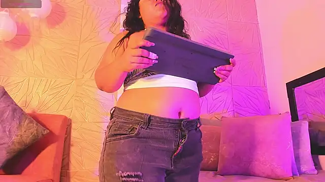 Snapshot of DestinySins chatting on 10.21.25 DestinySins online show from 10.21.25