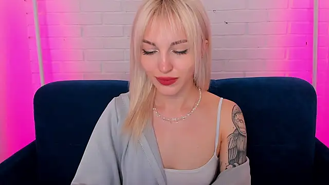 Snapshot of LisaFoxyMe chatting on 07.09.26 LisaFoxyMe online show from 07.09.26