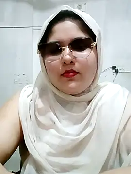 Snapshot of Nusrat-N chatting on 07.15.26 Nusrat-N online show from 07.15.26