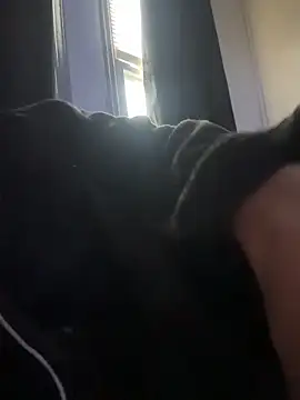 Snapshot of makeyoucum1716 chatting on 11.12.25 makeyoucum1716 online show from 11.12.25