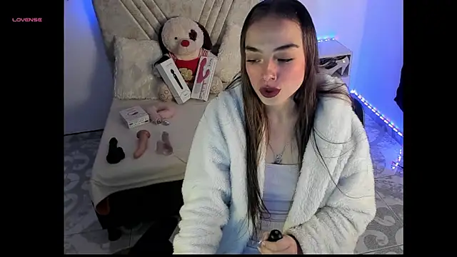 Snapshot of Mia_Victoria22 chatting on 05.23.26 Mia Victoria22 online show from 05.23.26
