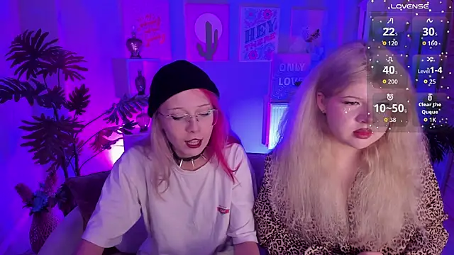 Snapshot of SakuraBliss chatting on 09.23.25 SakuraBliss online show from 09.23.25