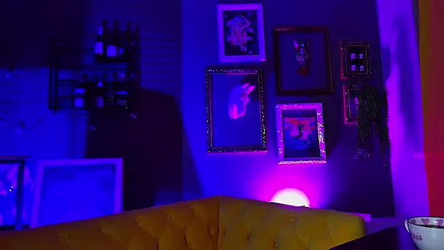 Snapshot of SakuraBliss chatting on 09.26.25 SakuraBliss online show from 09.26.25