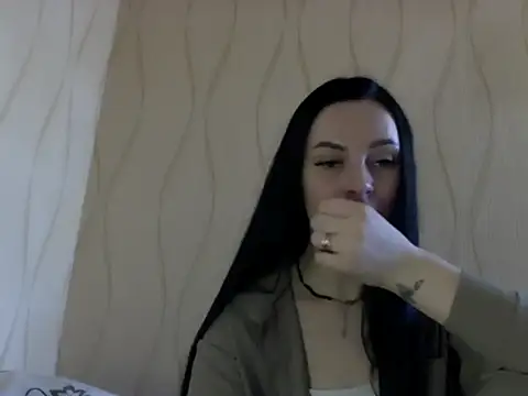 Snapshot of Lulii24 chatting on 12.18.25 Lulii24 online show from 12.18.25