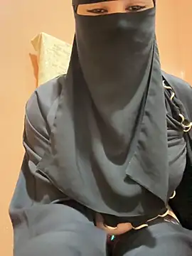 Snapshot of _Laiali_ chatting on 11.20.25 Laiali online show from 11.20.25