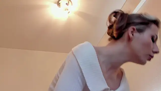 Snapshot of MilaDeLune chatting on 10.23.25 MilaDeLune online show from 10.23.25