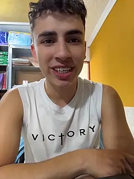 Snapshot of AdrianRinaldi chatting on 04.19.26 AdrianRinaldi online show from 04.19.26