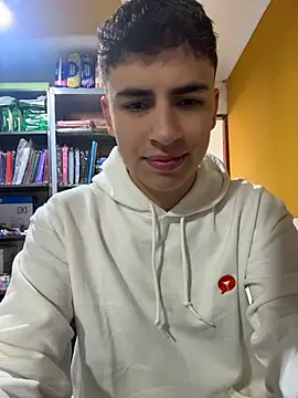 Snapshot of AdrianRinaldi chatting on 05.12.26 AdrianRinaldi online show from 05.12.26