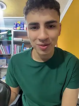 Snapshot of AdrianRinaldi chatting on 05.20.26 AdrianRinaldi online show from 05.20.26