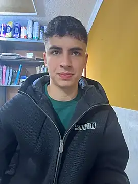 Snapshot of AdrianRinaldi chatting on 05.28.26 AdrianRinaldi online show from 05.28.26