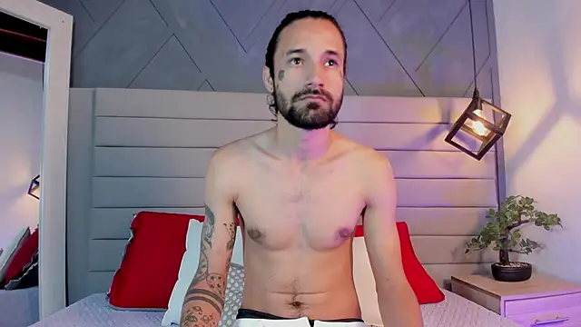 Snapshot of Hisoka_011 chatting on 11.15.25 Hisoka 011 online show from 11.15.25