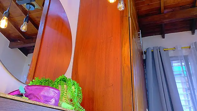 Jennifer Vega1 online show from 01.15.26