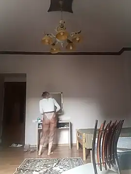 Julia Giulia online show from 10.02.25