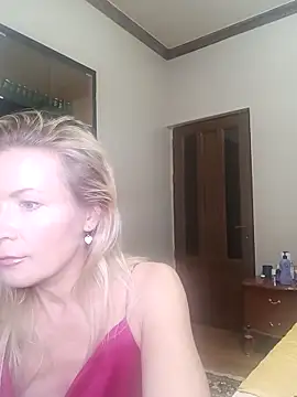 Julia Giulia online show from 10.09.25