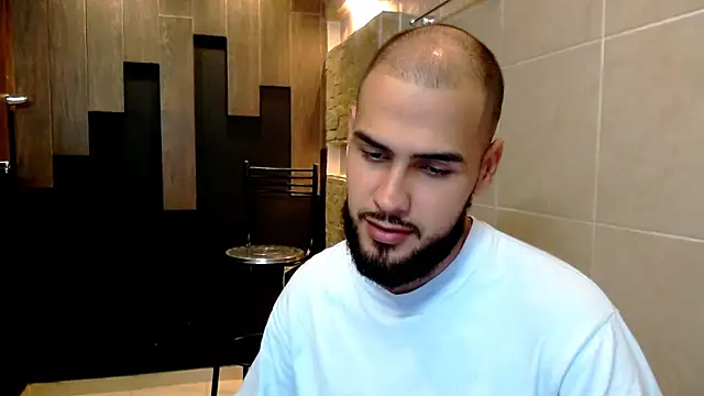 Snapshot of Marcus_Soler chatting on 09.30.25 Marcus Soler online show from 09.30.25