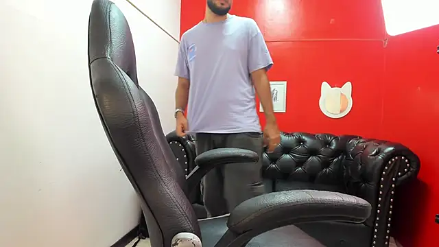 Snapshot of Marcus_Soler chatting on 11.21.25 Marcus Soler online show from 11.21.25