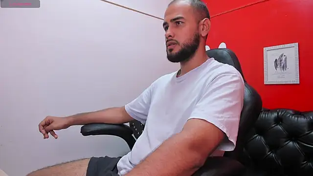 Snapshot of Marcus_Soler chatting on 11.22.25 Marcus Soler online show from 11.22.25