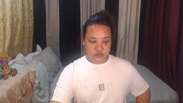 Hotcum ella online show from 03.18.26