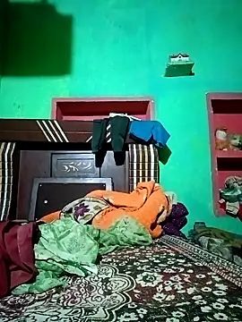 Snapshot of Shreya-couple chatting on 09.19.25 Shreya-couple online show from 09.19.25