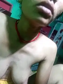 Snapshot of Shreya-couple chatting on 09.28.25 Shreya-couple online show from 09.28.25