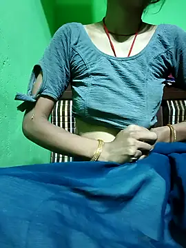 Snapshot of Shreya-couple chatting on 10.28.25 Shreya-couple online show from 10.28.25