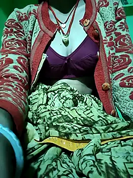 Snapshot of Shreya-couple chatting on 11.18.25 Shreya-couple online show from 11.18.25