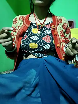 Snapshot of Shreya-couple chatting on 11.19.25 Shreya-couple online show from 11.19.25