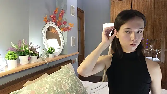 Snapshot of okerriella chatting on 11.08.25 okerriella online show from 11.08.25