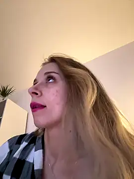 Snapshot of BabyAnais chatting on 10.28.25 BabyAnais online show from 10.28.25