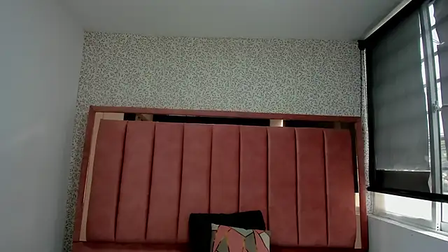 Hanna Lee   online show from 10.08.25