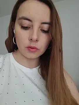 Scarlett Pink Rose online show from 11.28.25