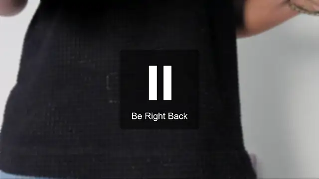 Snapshot of lara_and_danny chatting on 11.05.25 lara and danny online show from 11.05.25