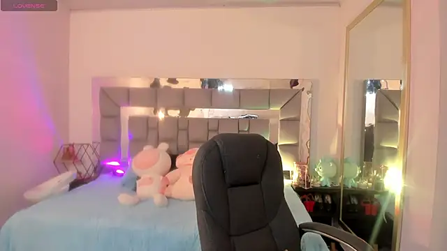 Snapshot of im_Lorena chatting on 09.22.25 im Lorena online show from 09.22.25