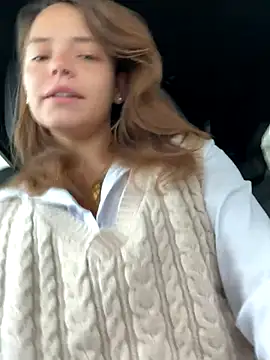 Snapshot of Wildmaca chatting on 11.17.25 Wildmaca online show from 11.17.25