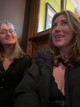 Snapshot of CurvyMILF_Sienna chatting on 03.07.26 CurvyMILF Sienna online show from 03.07.26