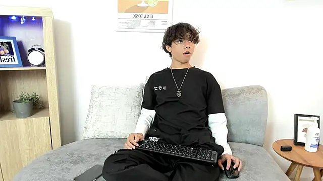 Snapshot of Honeymoon_sariel chatting on 09.10.25 Honeymoon sariel online show from 09.10.25