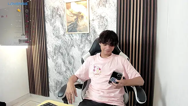 Snapshot of Honeymoon_sariel chatting on 09.12.25 Honeymoon sariel online show from 09.12.25