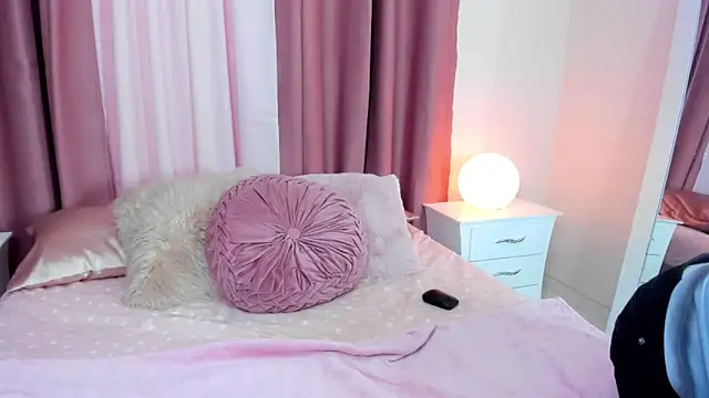 Snapshot of Honeymoon_sariel chatting on 10.26.25 Honeymoon sariel online show from 10.26.25