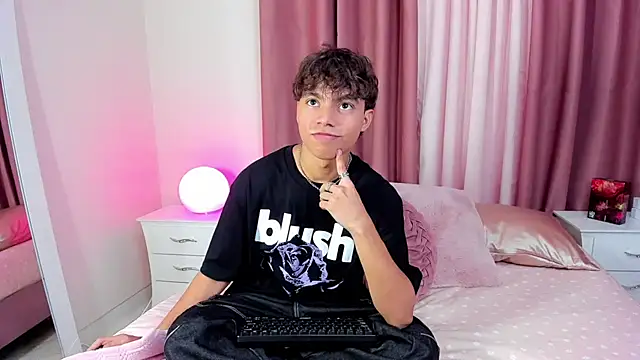 Snapshot of Honeymoon_sariel chatting on 11.13.25 Honeymoon sariel online show from 11.13.25