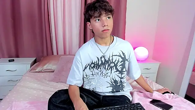 Snapshot of Honeymoon_sariel chatting on 11.19.25 Honeymoon sariel online show from 11.19.25