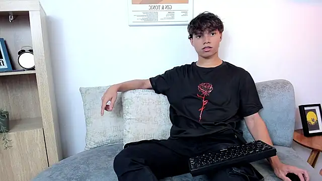 Snapshot of Honeymoon_sariel chatting on 11.28.25 Honeymoon sariel online show from 11.28.25