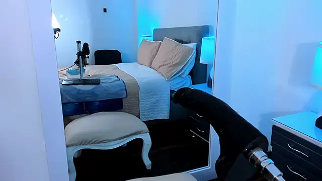 AdeleJhones online show from 01.10.26