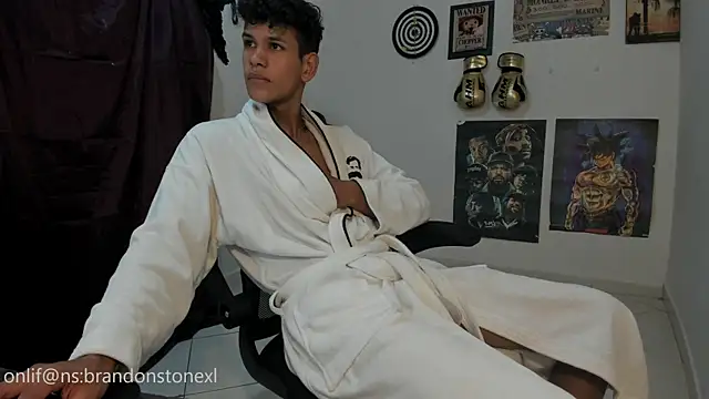 Snapshot of brandonstonexl chatting on 10.24.25 brandonstonexl online show from 10.24.25