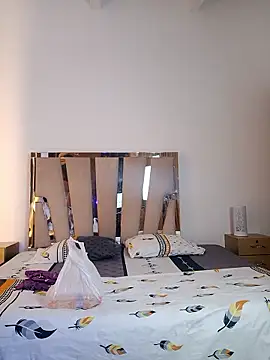 Elowen Clark online show from 02.08.26