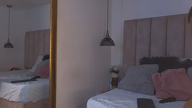 arianaa miller  online show from 09.27.25