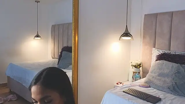 arianaa miller  online show from 10.04.25