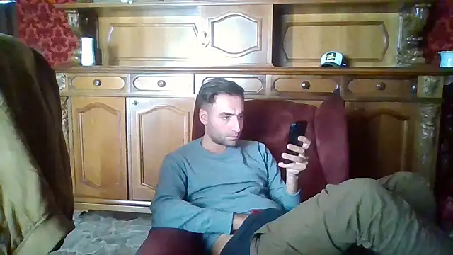 Snapshot of Torissimo92 chatting on 10.10.25 Torissimo92 online show from 10.10.25