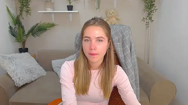 Snapshot of Spicy_Lexi chatting on 09.18.25 Spicy Lexi online show from 09.18.25