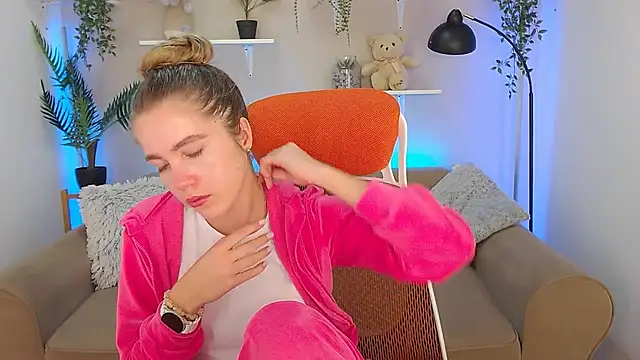 Snapshot of Spicy_Lexi chatting on 09.24.25 Spicy Lexi online show from 09.24.25